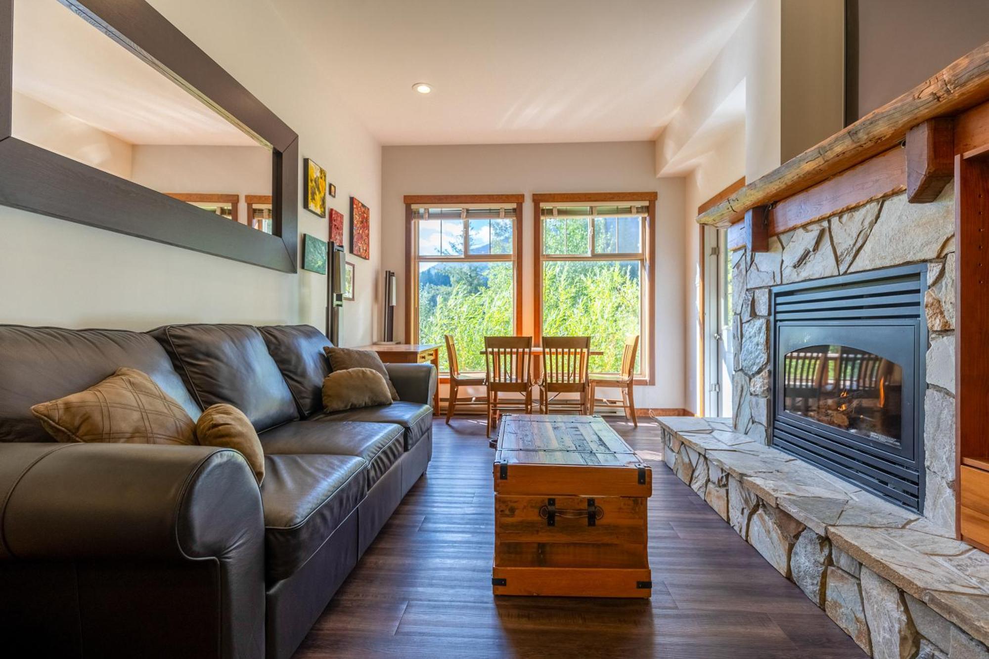 Snow Creek Lodge By Fernie Central Reservations Exterior photo